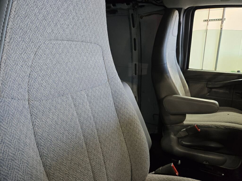 Used 2019 Chevrolet Express 3500 w/ Driver Convenience Package image 8