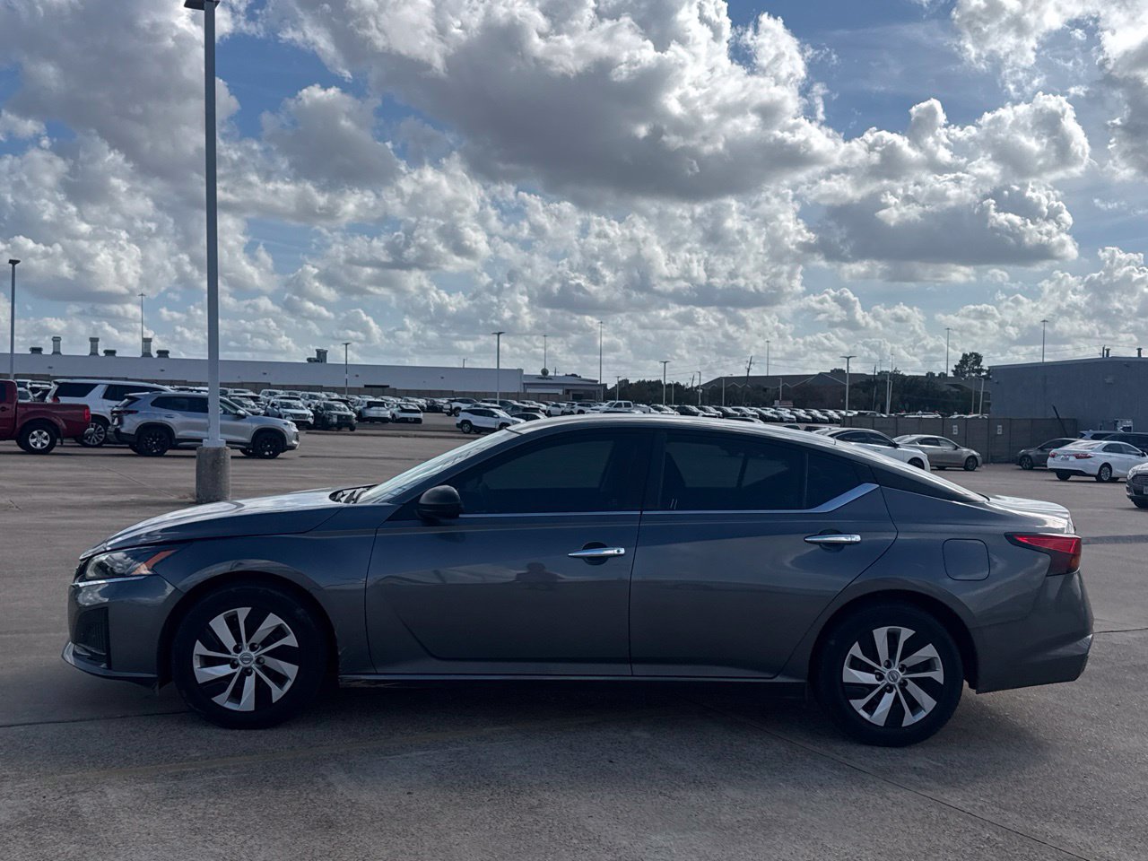 Used 2025 Nissan Altima 2.5 S FWD image 16