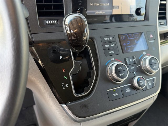 Used 2016 Toyota Sienna XLE w/ XLE Navigation Package image 17