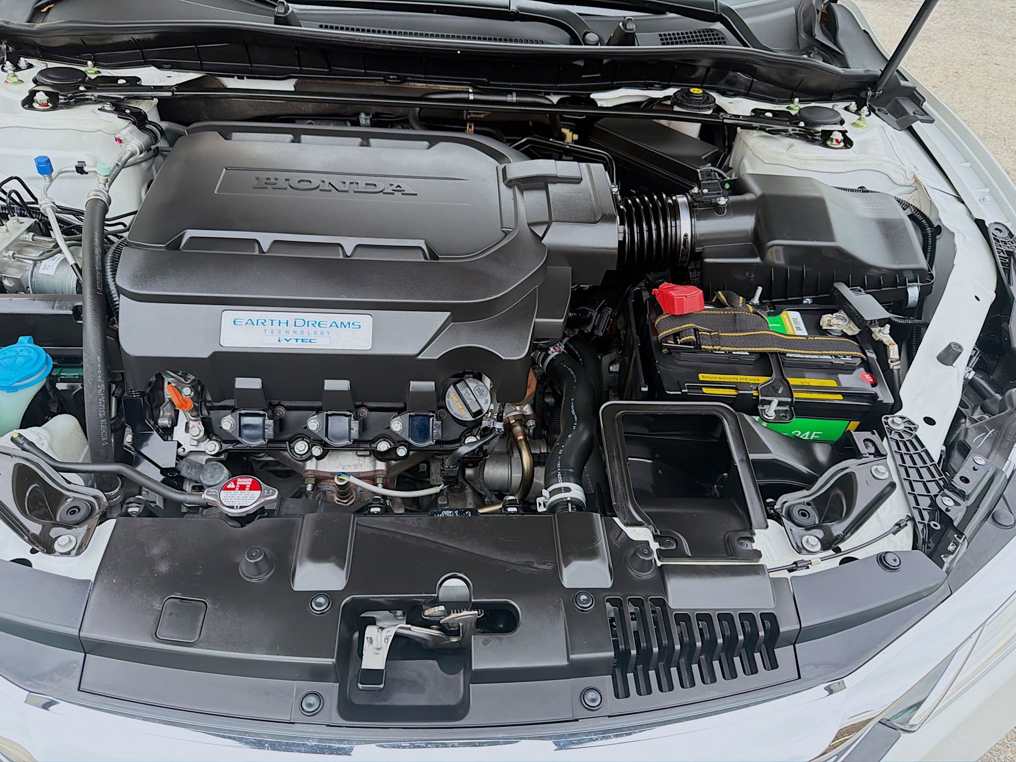 Used 2016 Honda Accord Touring image 36