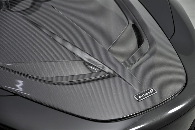 Used 2020 McLaren 720S Performance RWD image 4