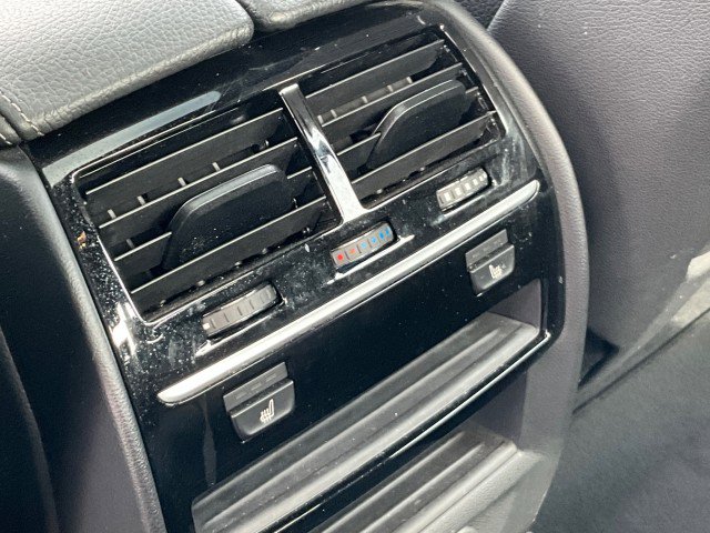 Used 2017 BMW 540i xDrive image 37