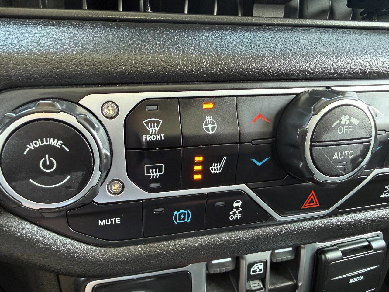 Used 2025 Jeep Wrangler Unlimited Sport S 4xe AWD/4WD image 45