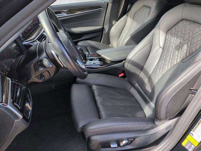 Used 2021 BMW 530e xDrive w/ Convenience Package image 17