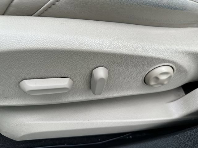 Used 2018 Buick Envision Essence FWD image 16