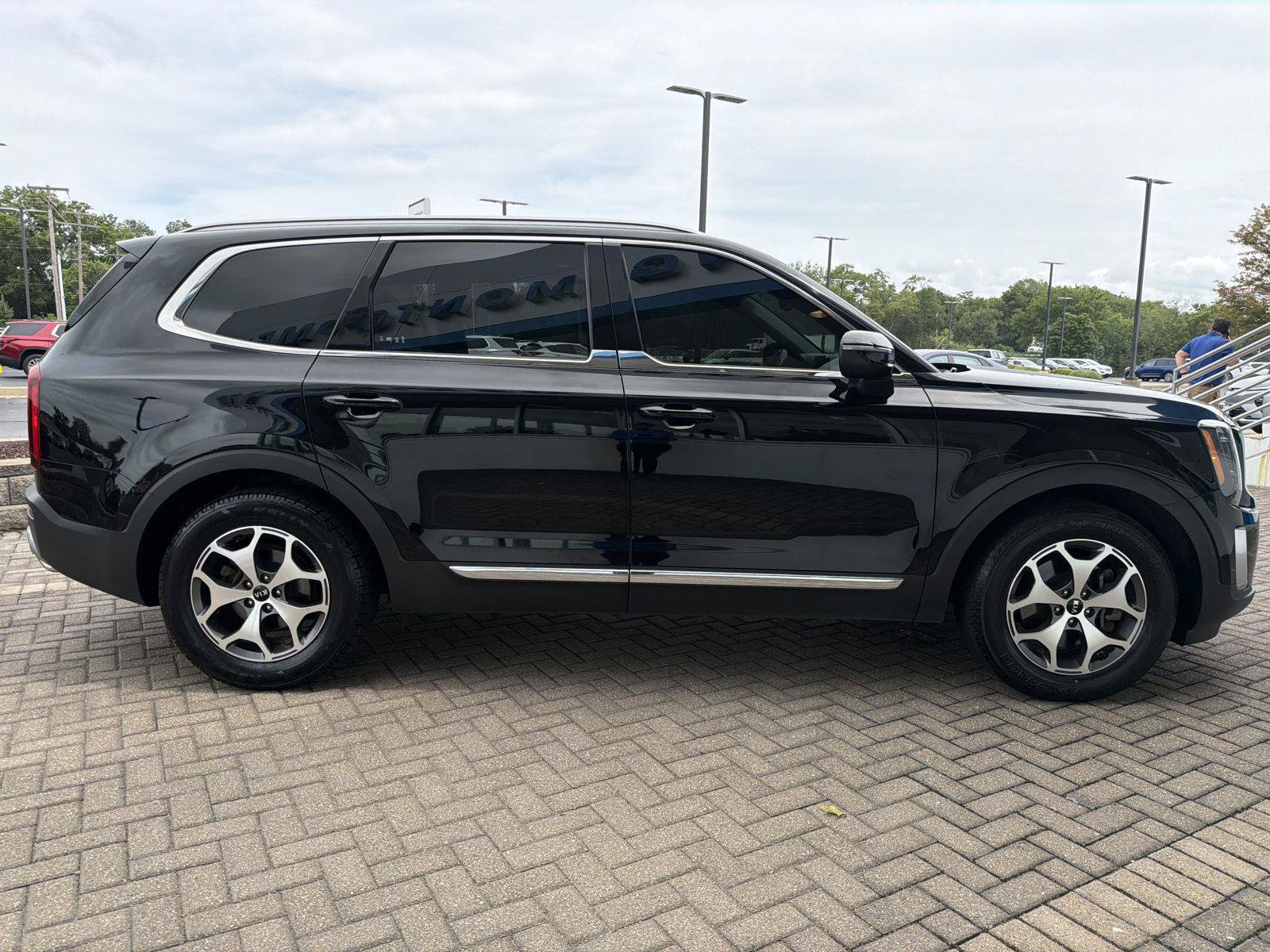 Used 2020 Kia Telluride EX w/ Towing Package AWD/4WD image 6