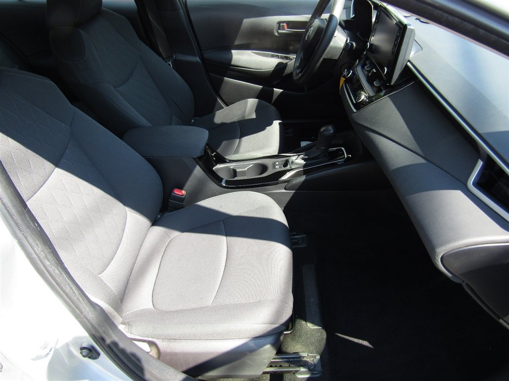 Used 2022 Toyota Corolla LE w/ Carpet Mat Package (TMS) FWD image 17