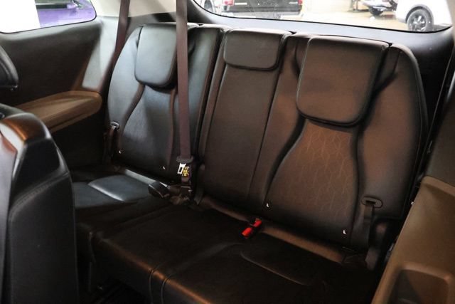 Used 2025 Kia Carnival FWD image 33