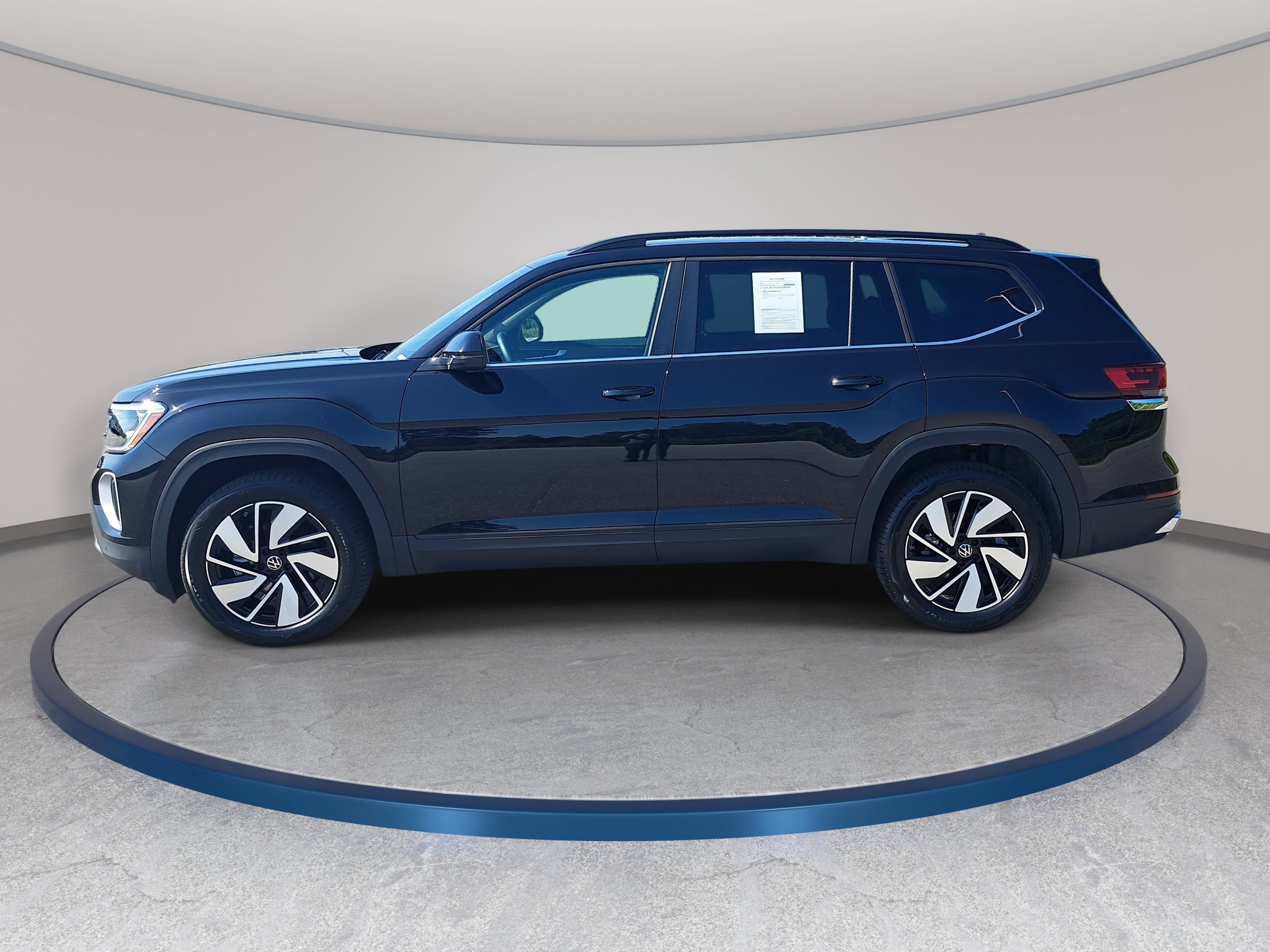 Used 2026 Volkswagen Atlas SE FWD image 8
