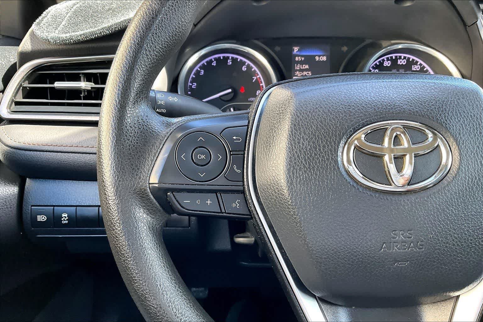 Used 2020 Toyota Camry LE FWD image 24