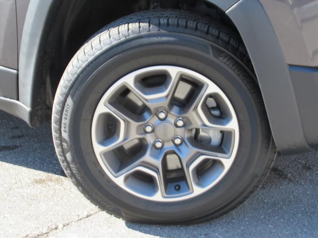 Used 2020 Jeep Cherokee Trailhawk w/ Trailer Tow Group image 7