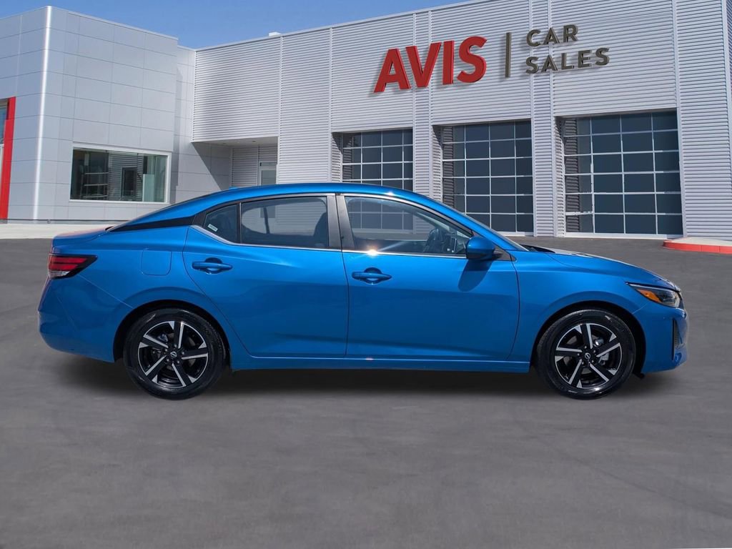 Used 2025 Nissan Sentra SV FWD image 2