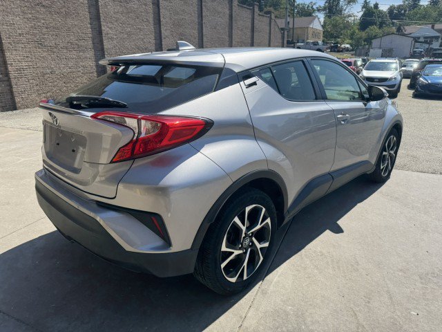 Used 2019 Toyota C-HR XLE FWD image 3