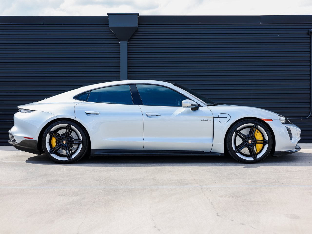 Certified 2021 Porsche Taycan Turbo S image 8