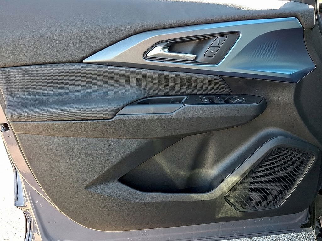 New 2026 Chevrolet Equinox EV LT image 7