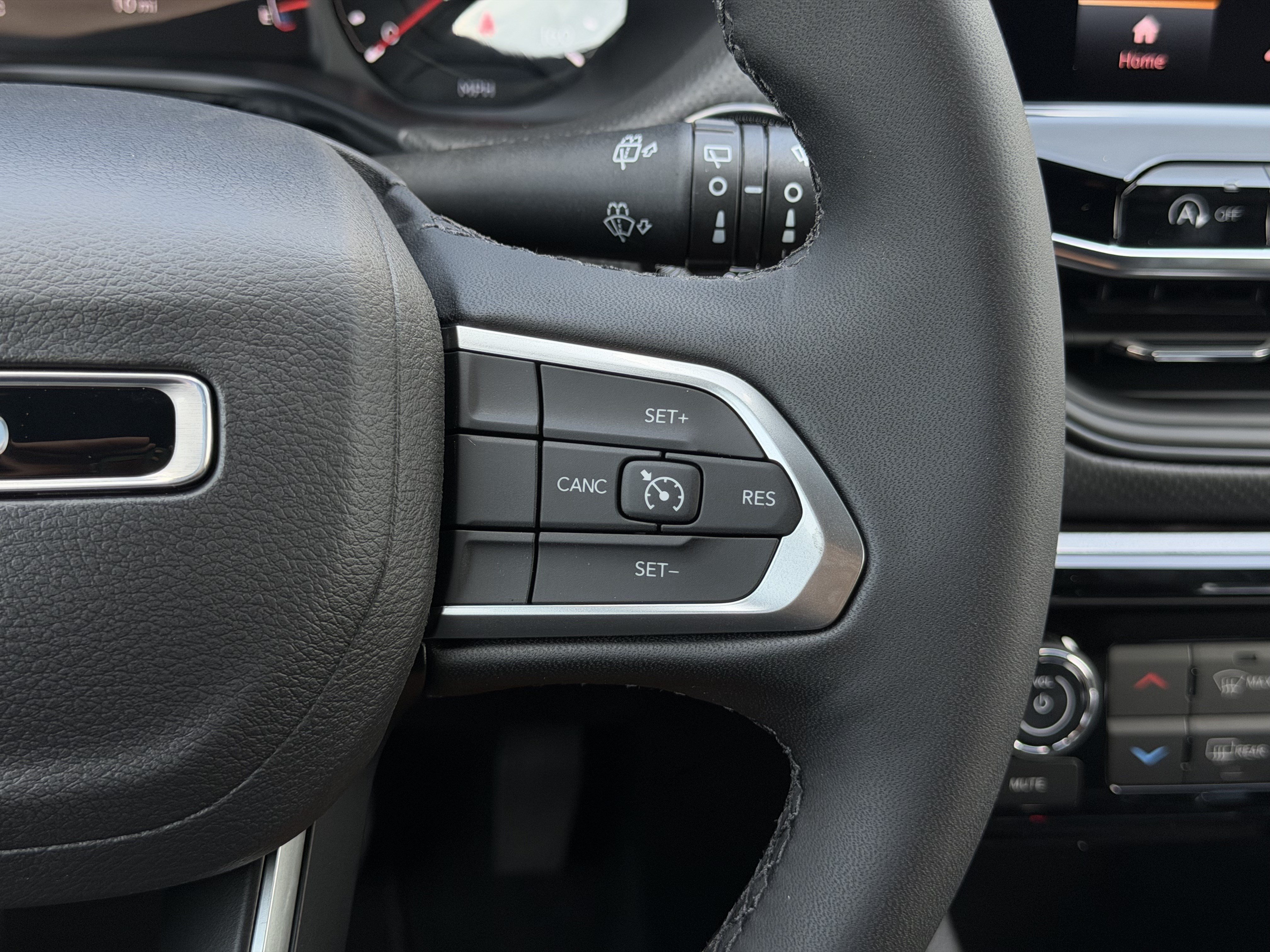New 2026 Jeep Compass Latitude AWD/4WD image 19