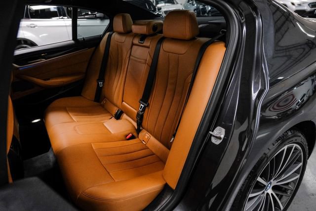 Used 2022 BMW 530e w/ Premium Package image 39