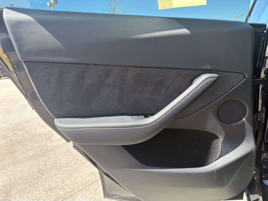 Used 2023 Tesla Model Y Long Range image 20