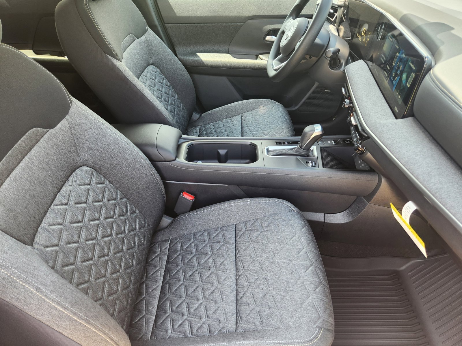 New 2026 Nissan Kicks SV w/ SV Premium Package AWD/4WD image 13
