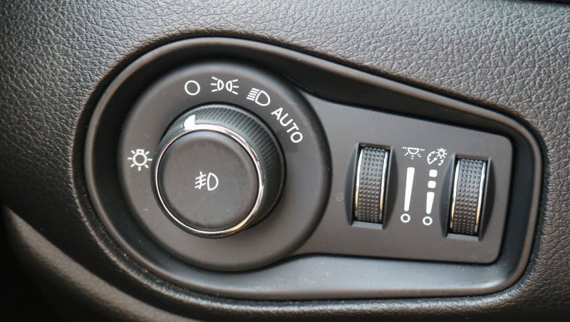 Used 2021 Jeep Renegade Trailhawk AWD/4WD image 9