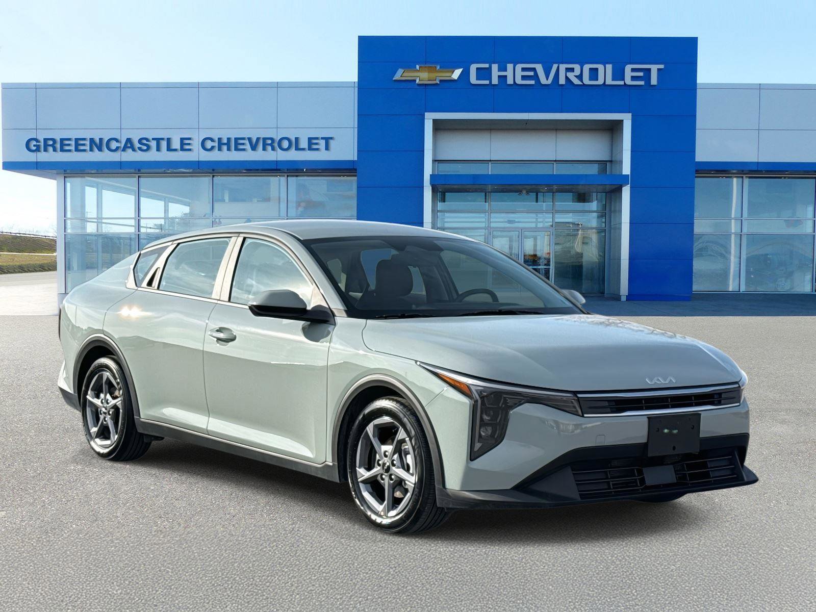 Used 2025 Kia K4 LXS image 1