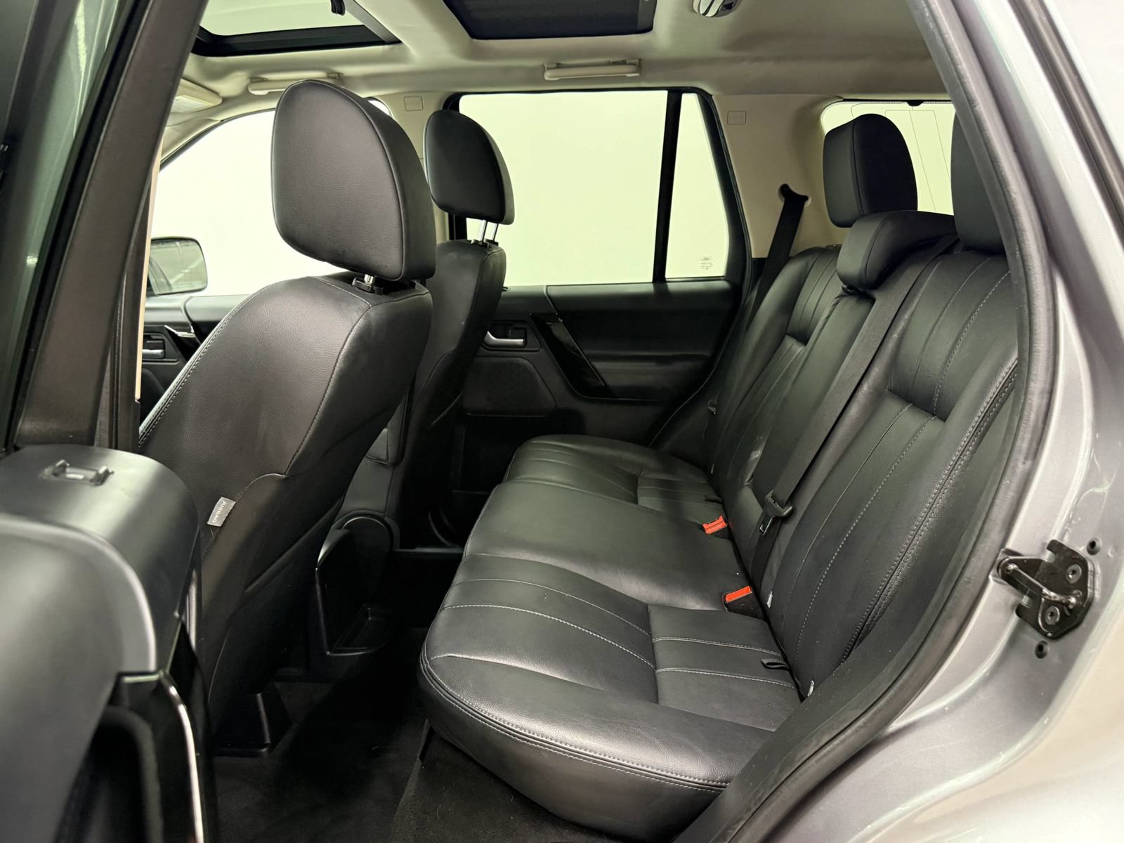 Used 2015 Land Rover LR2 HSE AWD/4WD image 18