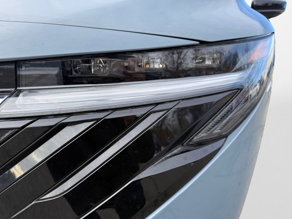 New 2026 Nissan Sentra SR w/ SR Premium Package FWD image 22