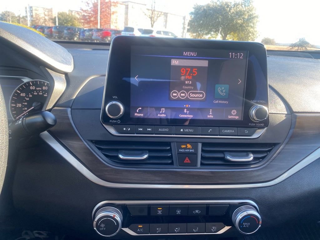 Used 2024 Nissan Altima 2.5 SV image 23