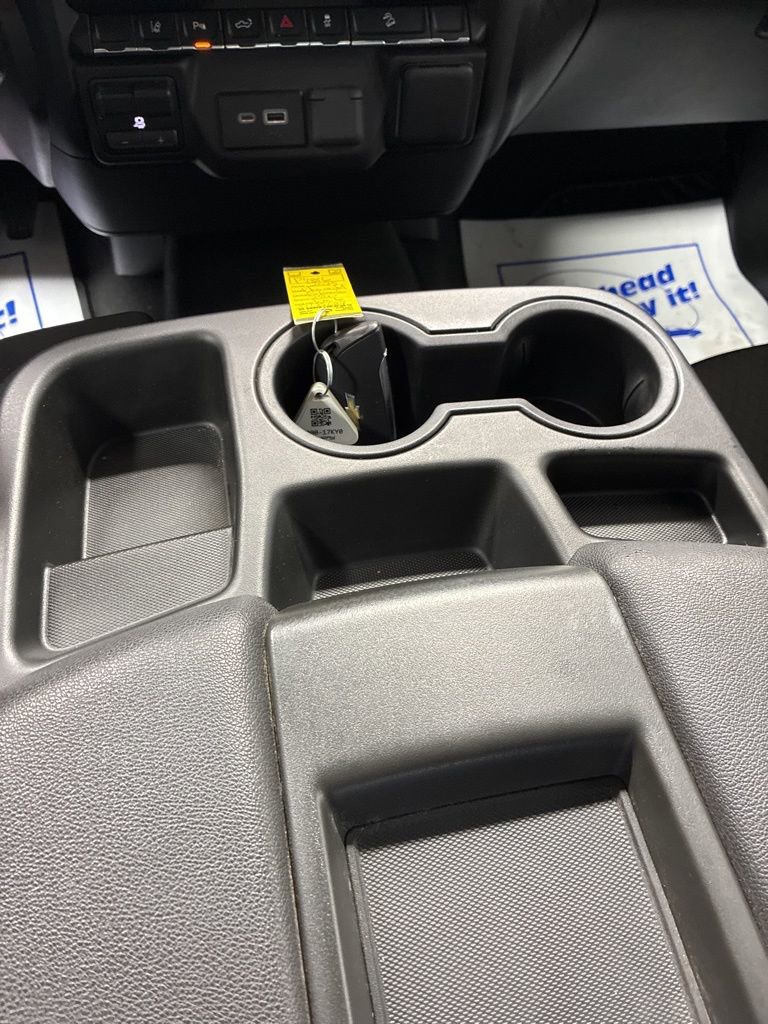 Used 2025 Chevrolet Silverado 2500 Custom w/ Custom Value Package image 18