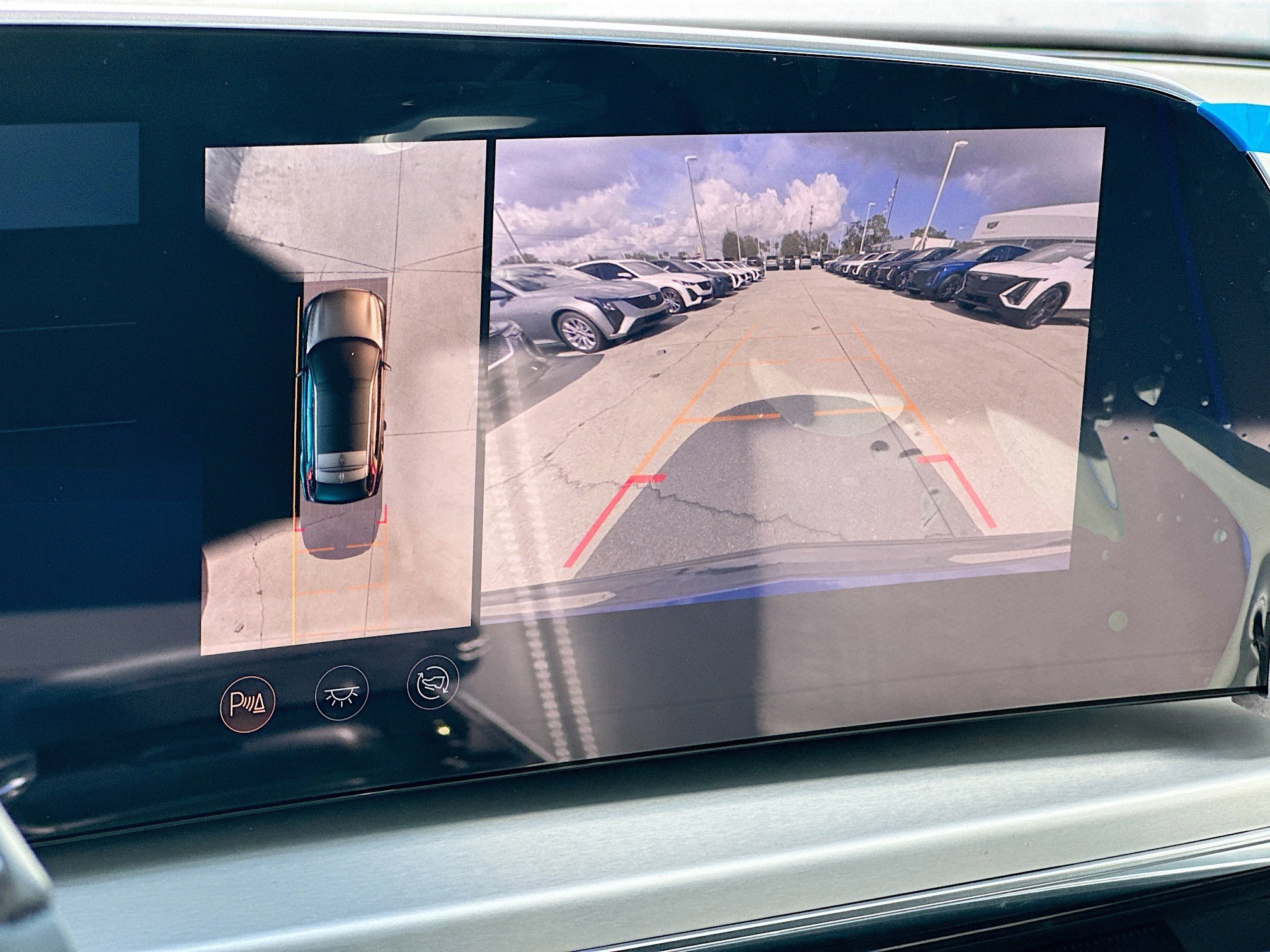 New 2025 Cadillac Lyriq Sport RWD image 9