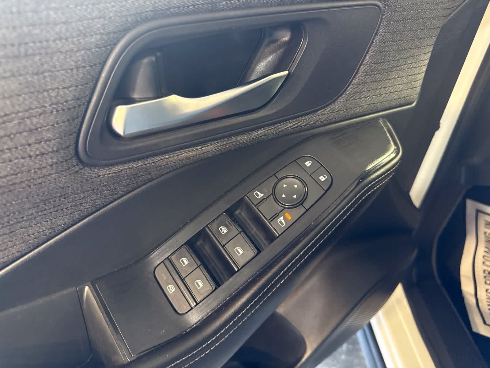 Used 2022 Nissan Rogue SV FWD image 17