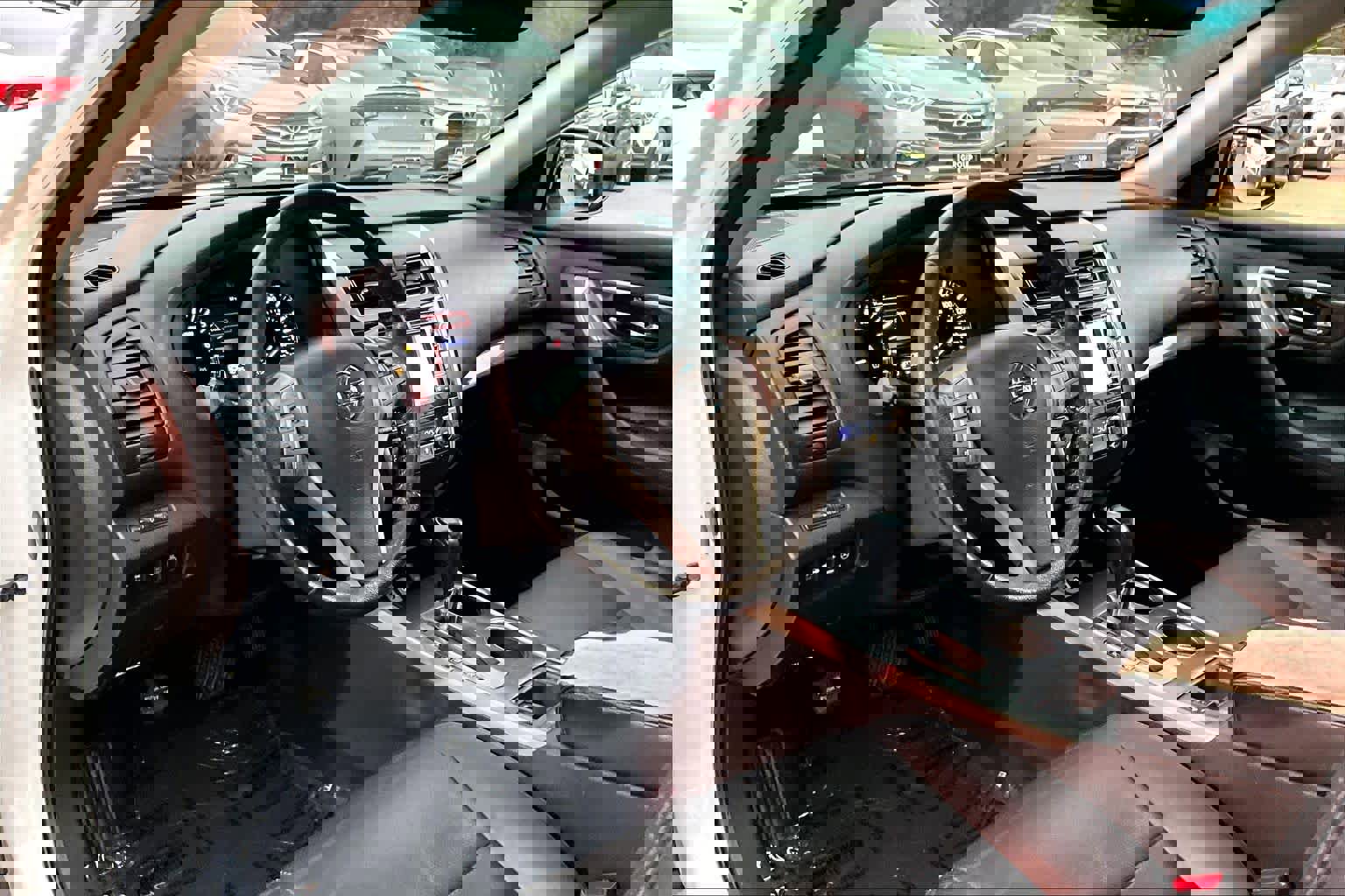 Used 2014 Nissan Altima 2.5 SL w/ Technology Package image 16