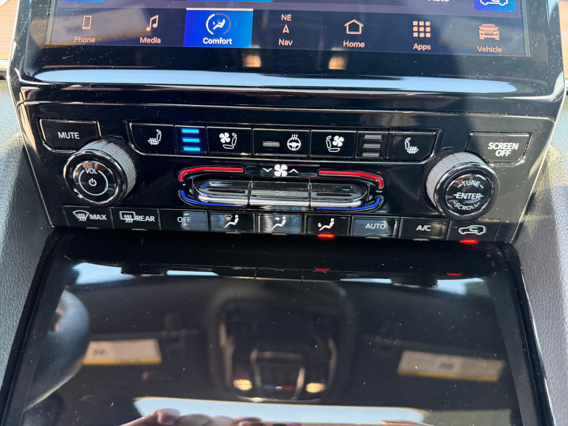 Used 2024 Jeep Grand Cherokee L Summit AWD/4WD image 31