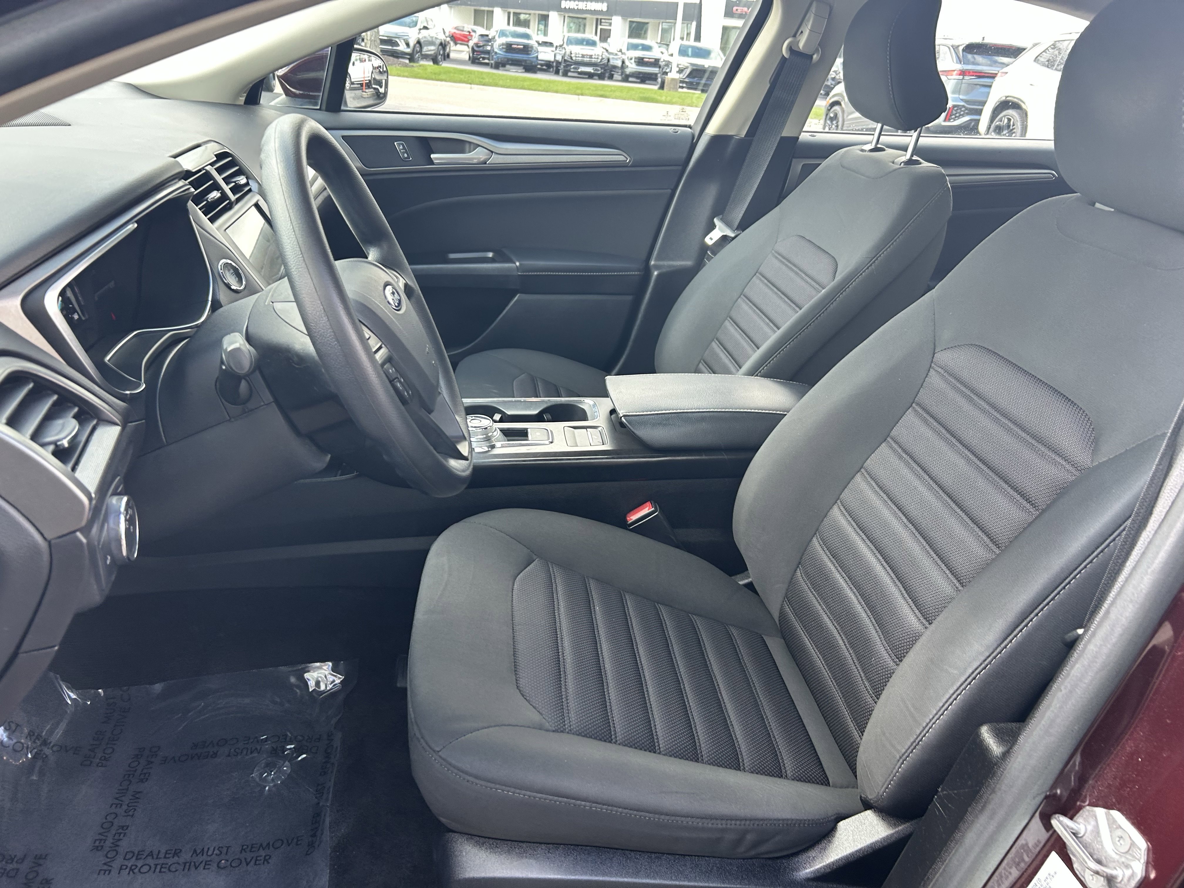 Used 2017 Ford Fusion SE w/ Fusion SE Technology Package image 22