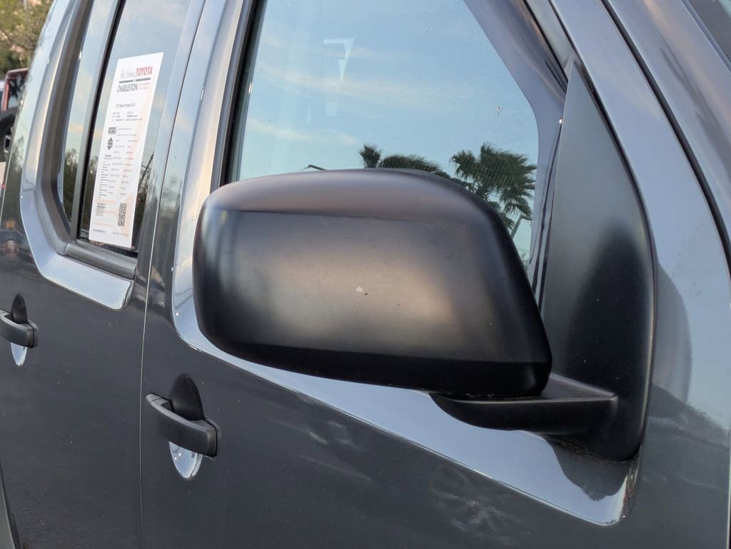 Used 2017 Nissan Frontier SV image 12