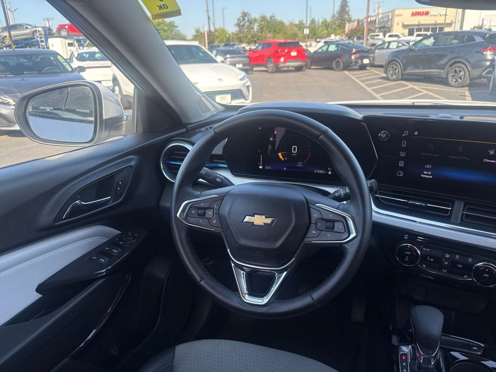 Used 2025 Chevrolet Trax LT w/ LT Convenience Package FWD image 33