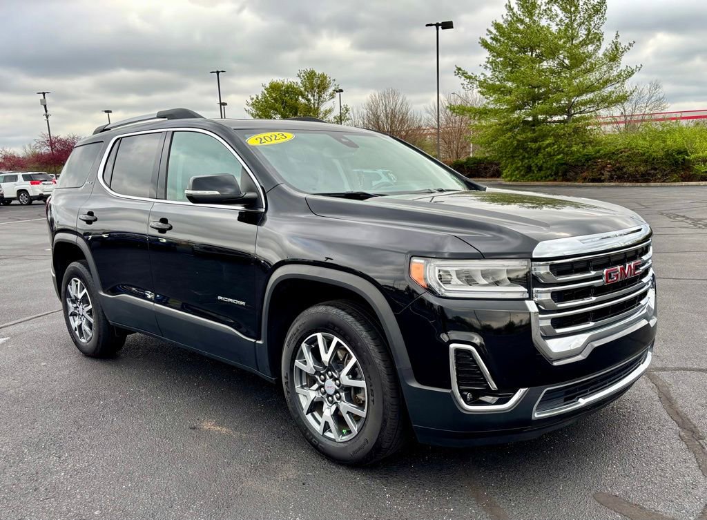 Used 2023 GMC Acadia SLT w/ Preferred Package image 9