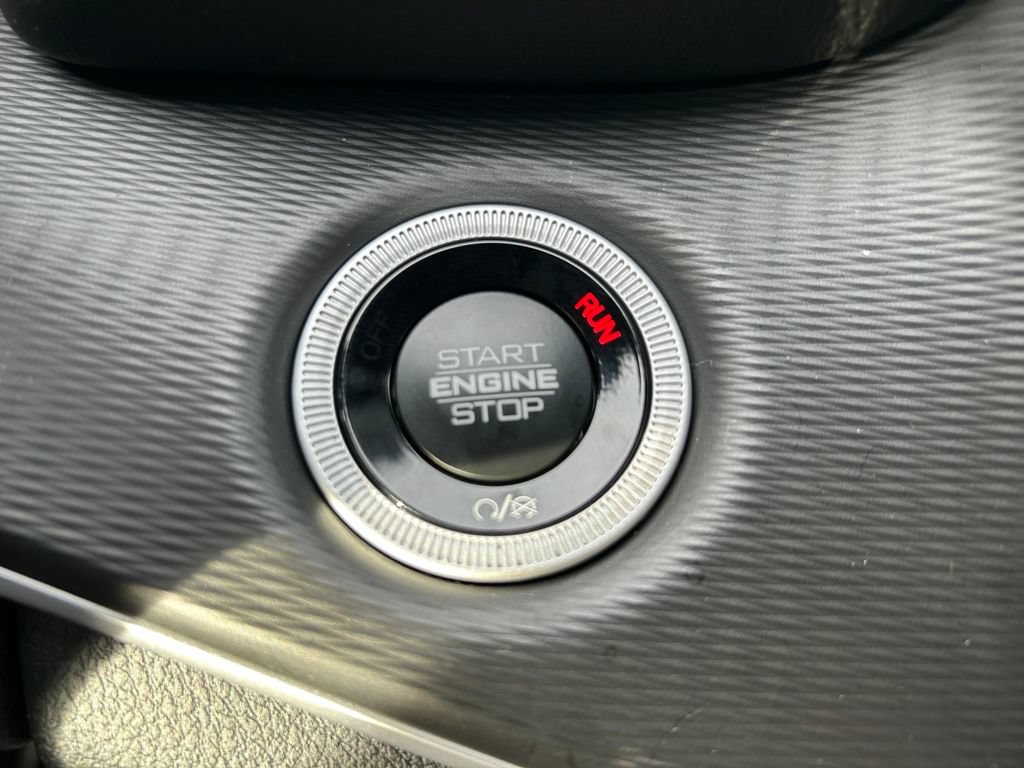 New 2025 Jeep Grand Cherokee Altitude AWD/4WD image 18