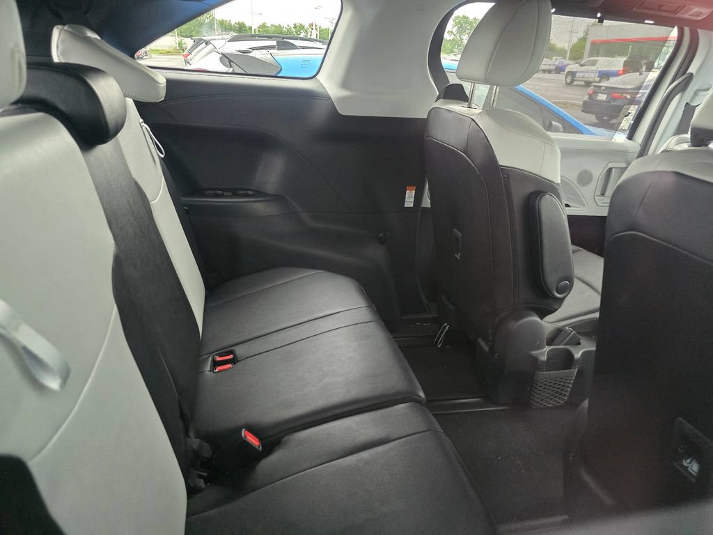 Certified 2025 Toyota Sienna XSE AWD/4WD image 13