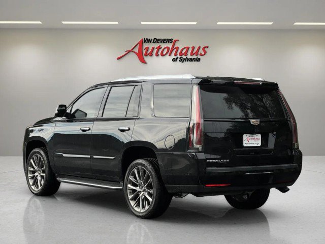 Used 2020 Cadillac Escalade Luxury w/ Escalade Sport Edition AWD/4WD image 7
