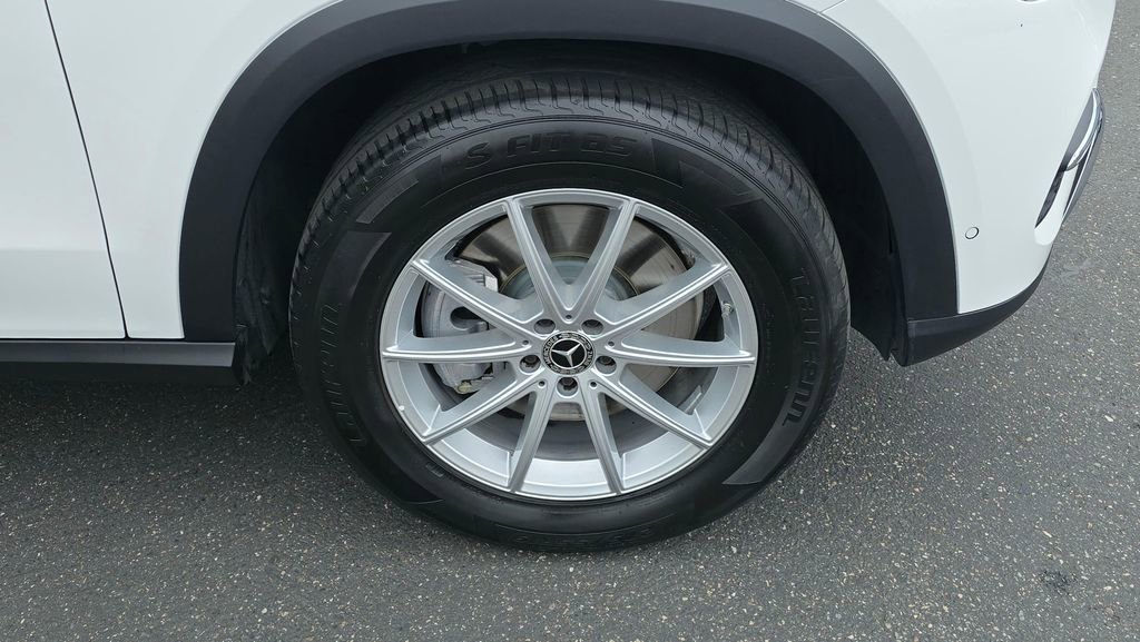 Used 2024 Mercedes-Benz GLE 450e 4MATIC image 9