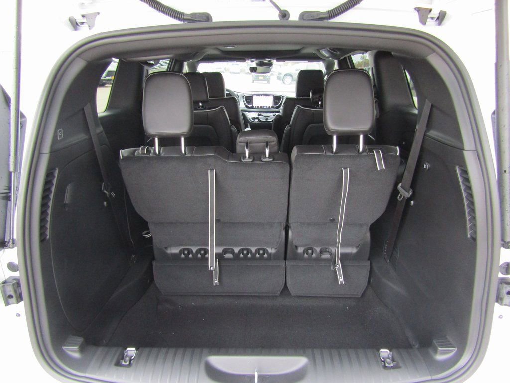 New 2026 Chrysler Pacifica Limited w/ S Appearance Package image 37