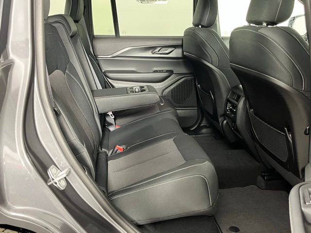 New 2025 Jeep Grand Cherokee Laredo X w/ Luxury Tech Group I image 30