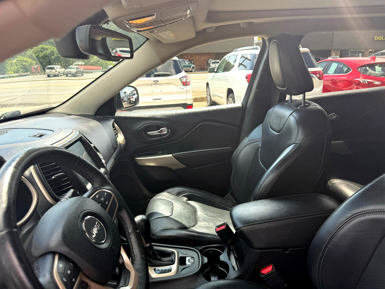 Used 2017 Jeep Cherokee High Altitude w/ Luxury Group image 28