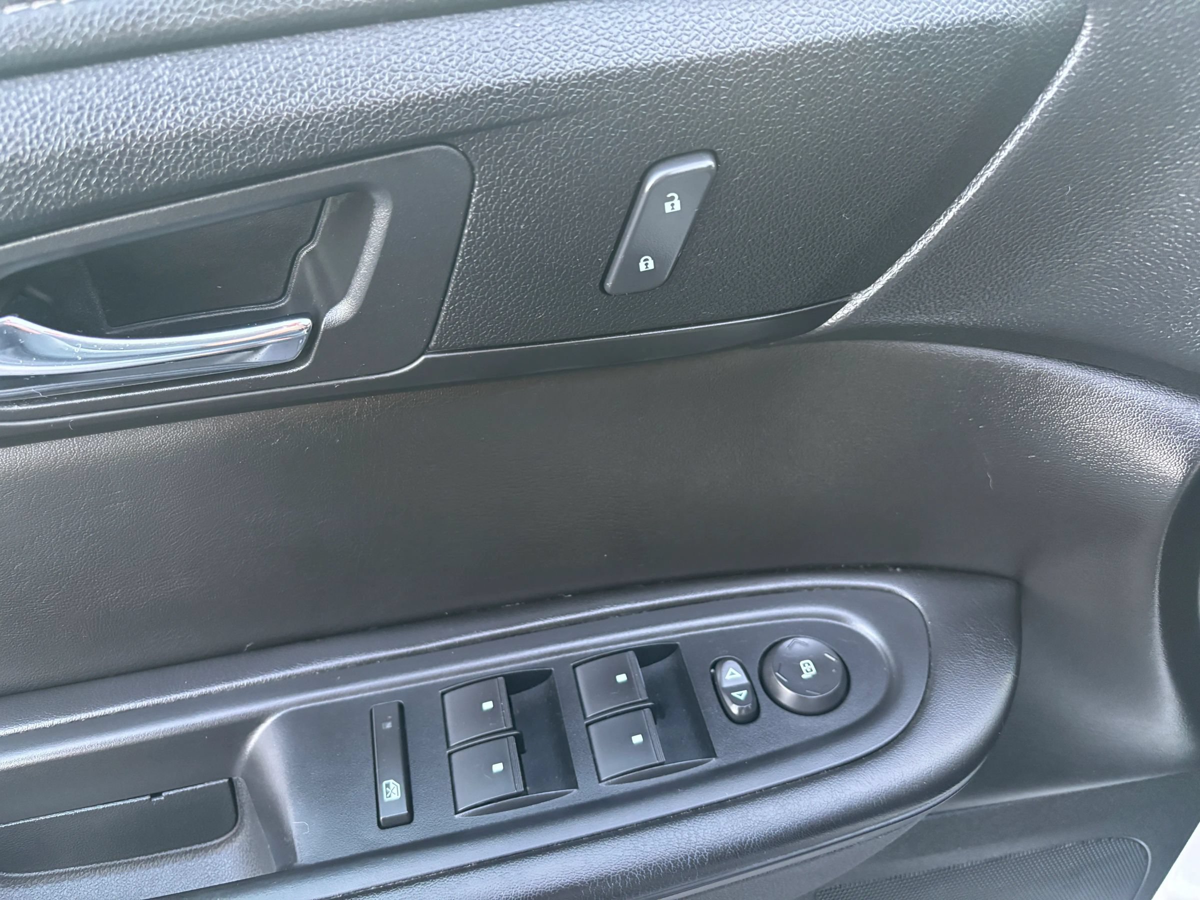 Used 2015 Chevrolet Traverse LT AWD/4WD image 16