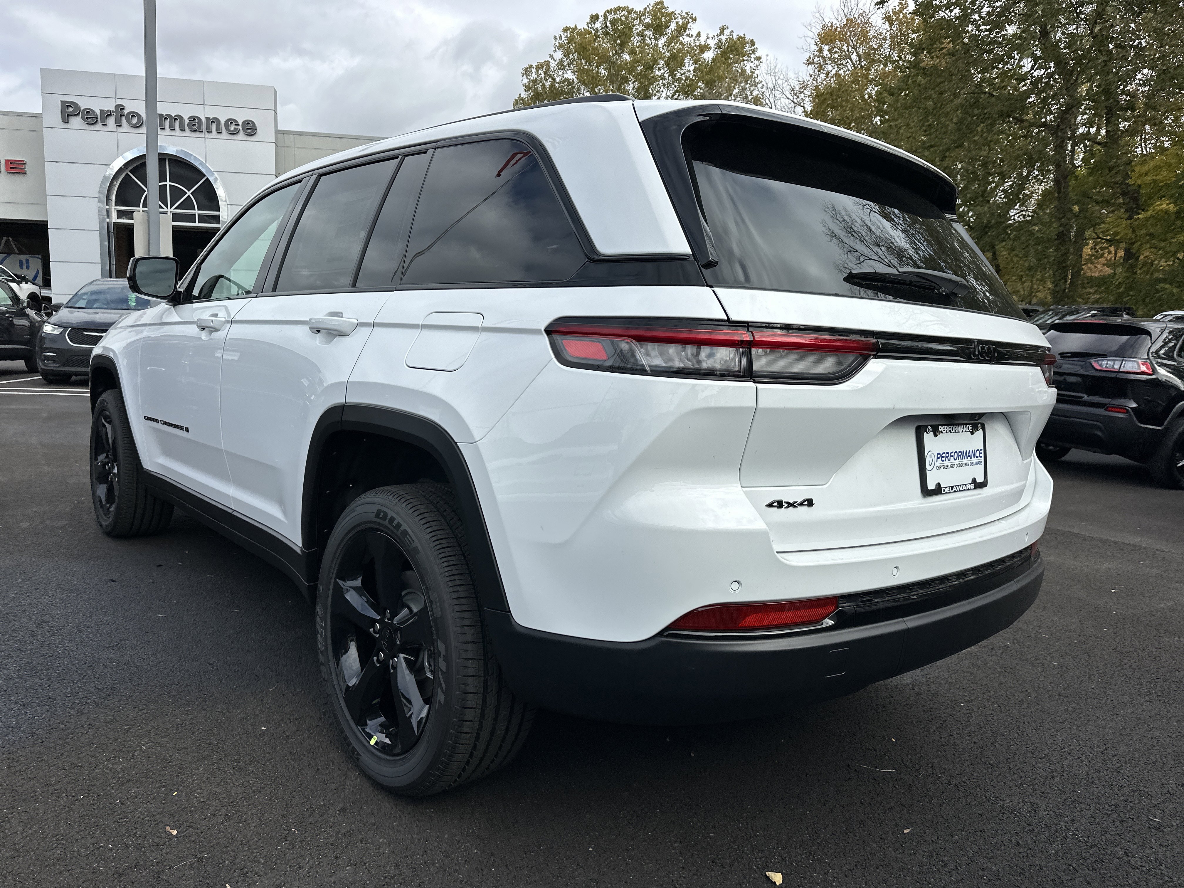New 2025 Jeep Grand Cherokee Altitude image 25