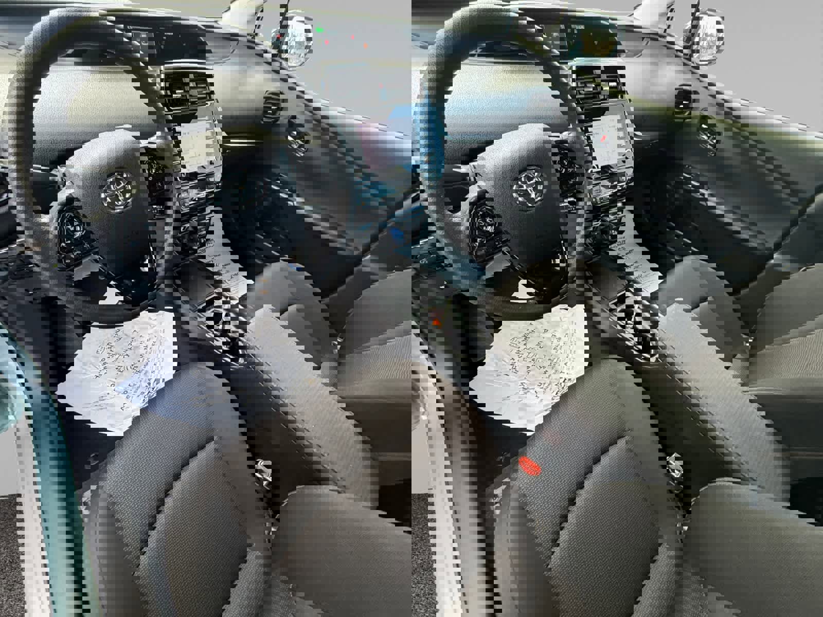 Used 2022 Toyota Prius L Eco image 11