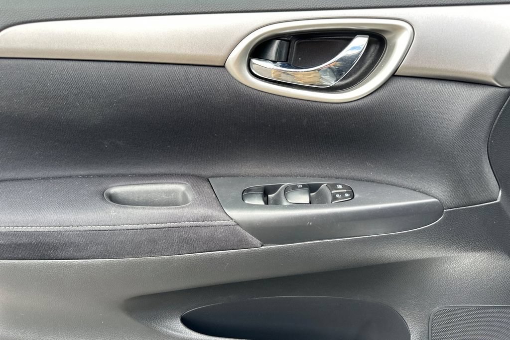 Used 2014 Nissan Sentra SV FWD image 11