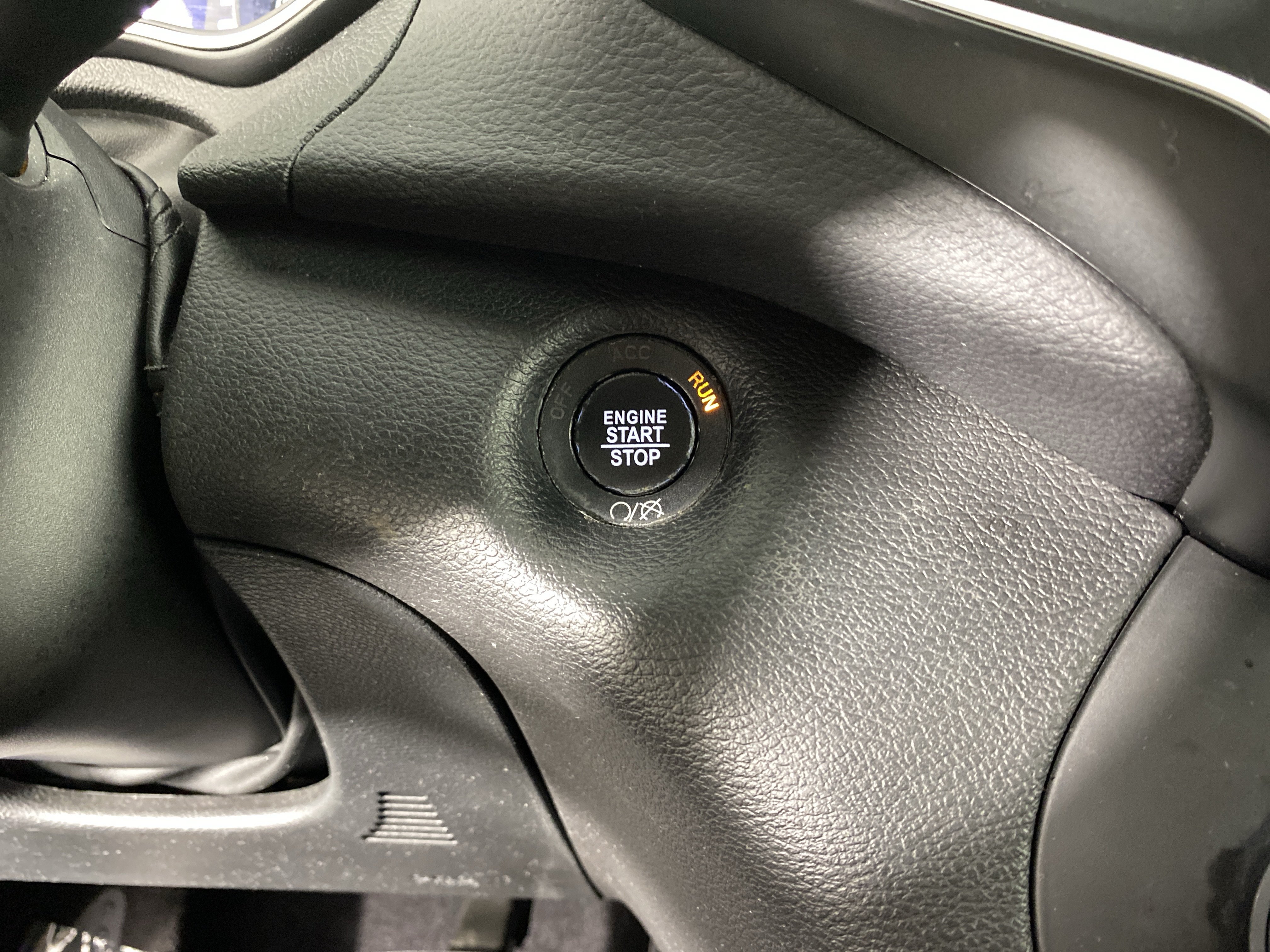 Used 2019 Jeep Cherokee Latitude Plus FWD image 24