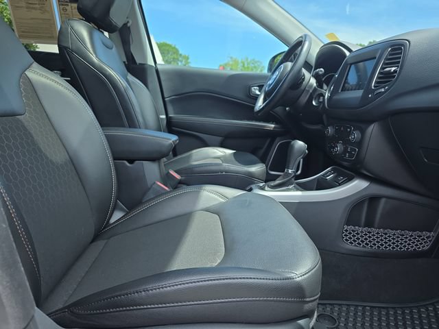 Used 2021 Jeep Compass Latitude w/ Sun and Sound Group FWD image 32